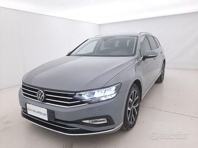 Usata VW Passat Executive 150 CV (110 kW) 2022 Grigio Station wagon