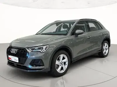 Usata Audi Q3 Advanced 200 CV (147 kW) 2024 Grigio chronos metallizzato SUV