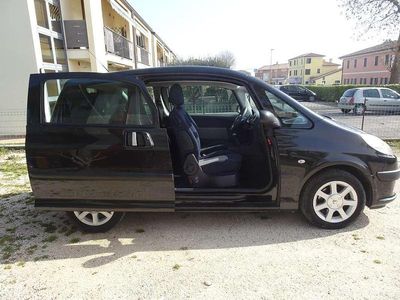 Usata Peugeot 1007 88 CV (64 kW) 2008 Nero Monovolume