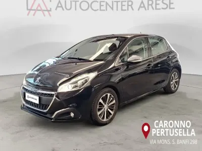 Usata Peugeot 208 Allure 100 CV (73 kW) 2016 Nero Utilitaria