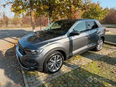 Usata VW T-Roc 150 CV (110 kW) 2019 Grigio SUV