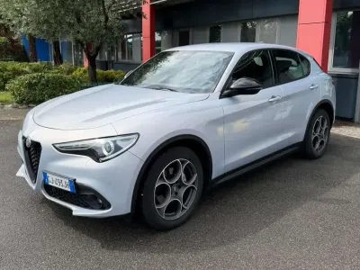 Usata Alfa Romeo Stelvio Business 190 CV (139 kW) 2022 Grigio ghiaccio SUV
