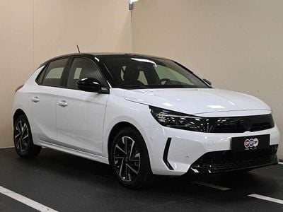 Usata Opel Corsa GS Line 101 CV (74 kW) 2024 Bianco