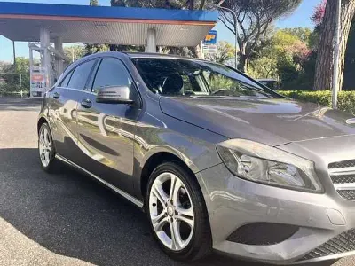 Usata Mercedes A180 109 CV (80 kW) 2014 Grigio Utilitaria