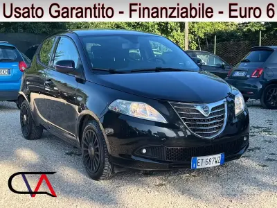 Usata Lancia Ypsilon 69 CV (50 kW) 2014 Nero Utilitaria