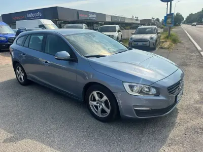 Usata Volvo V60 Business Edition 120 CV (88 kW) 2017 Grigio Station wagon