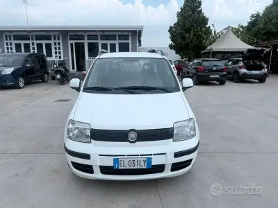 Usata Fiat Panda Emotion 69 CV (50 kW) 2011 Bianco Utilitaria