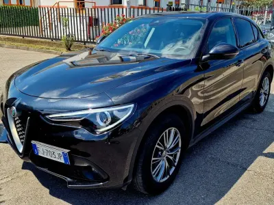 Usata Alfa Romeo Stelvio Executive 209 CV (153 kW) 2017 Nero vulcano SUV