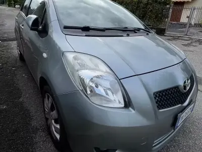 Brugt Toyota Yaris Sol 87 HK (63 kW) 2008 Sølv Hatchback