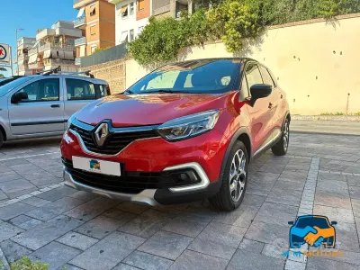 Usata Renault Captur Intens 90 CV (66 kW) 2018 Rosso SUV