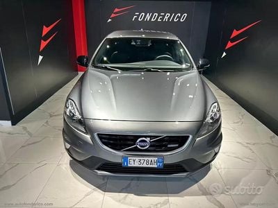 Usata Volvo V40 R-Design Momentum 115 CV (84 kW) 2015 Grigio Berlina