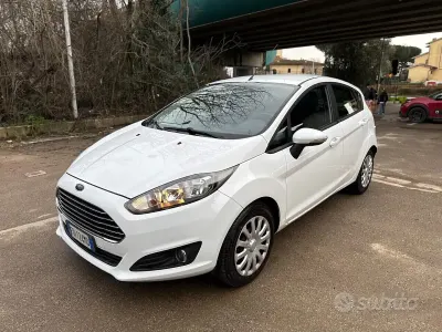 Usado Ford Fiesta Business Edition 75 CV (55 kW) 2016 Blanco Utilitario