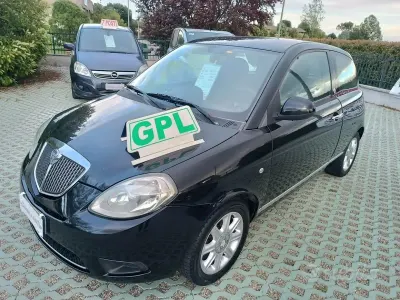 Używany Lancia Ypsilon 77 KM (56 kW) 2007 Czarny Hatchback