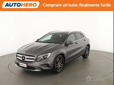 Gebraucht Mercedes GLA200 136 PS (100 kW) 2015 Grau SUV