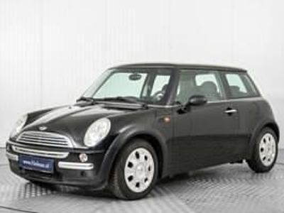 Begagnad Mini ONE 90 HK (66 kW) 2003 Svart Halvkombi