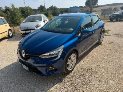 Usata Renault Clio V 86 CV (63 kW) 2020 Blu Berlina