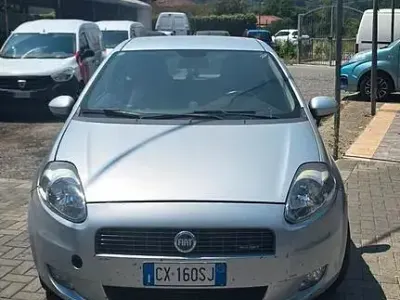 Usata Fiat Grande Punto Dynamic 90 CV (66 kW) 2007 Grigio Utilitaria