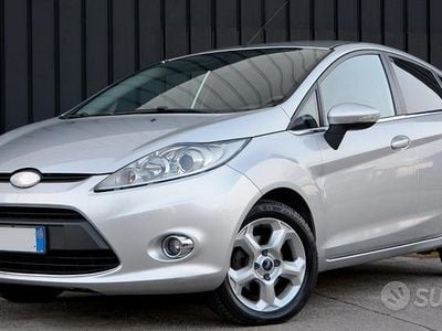 Usata Ford Fiesta Titanium 70 CV (51 kW) 2010 Grigio Berlina