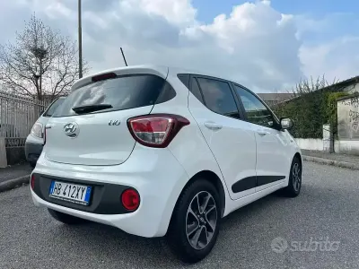 Usata Hyundai i10 67 CV (49 kW) 2019 Bianco Utilitaria
