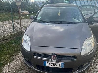Marrone Usata 2009 Fiat Bravo Utilitaria | 1800 € (Buon prezzo)