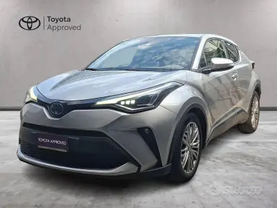 Usata Toyota C-HR Lounge 122 CV (89 kW) 2022 Silver met SUV