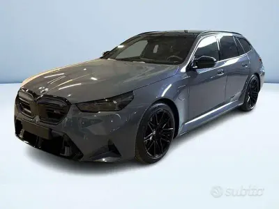 Nuova BMW M5 Comfort Edition 726 CV (533 kW) 2026 Grigio Station wagon
