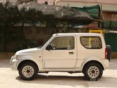 Usata Suzuki Jimny 82 CV (60 kW) 2000 Grigio SUV