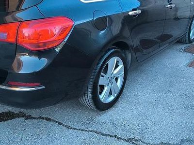 Usata Opel Astra 110 CV (80 kW) 2014 Nero Station wagon