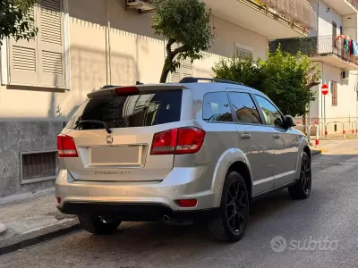Usata Fiat Freemont 170 CV (125 kW) 2013 Grigio SUV