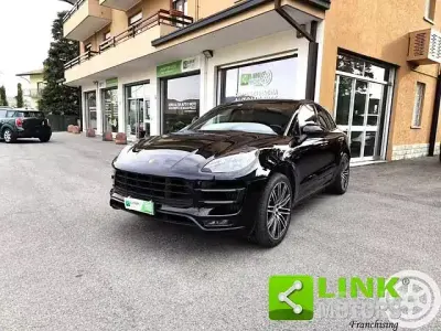 Usata Porsche Macan Turbo Performance Package 441 CV (324 kW) 2017 Nero SUV