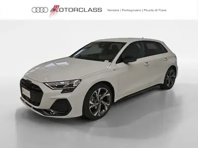 Nuova Audi A3 S-Line 150 CV (110 kW) 2026 Bianco ghiacciaio metallizzato Berlina