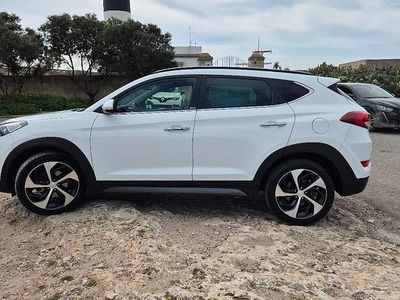 Usata Hyundai Tucson 104 CV (76 kW) 2016 Bianco SUV