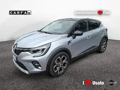 Usata Renault Captur Techno 143 CV (105 kW) 2023 Grigio SUV