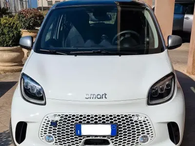 Usata Smart ForFour Electric Drive Passion 41 kW (56 CV) 2021 Bianco Utilitaria