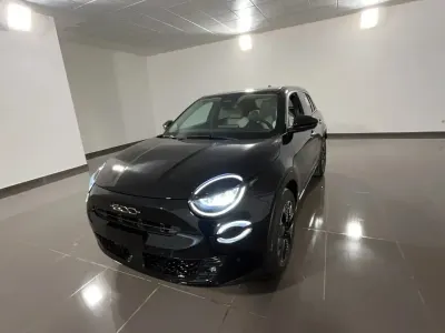 Ny Fiat 600 La Prima 100 HK (73 kW) 2025 Grön SUV