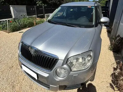 Käytetty Skoda Yeti Adventure 140 HP (102 kW) 2009 Harmaa Katumaasturi