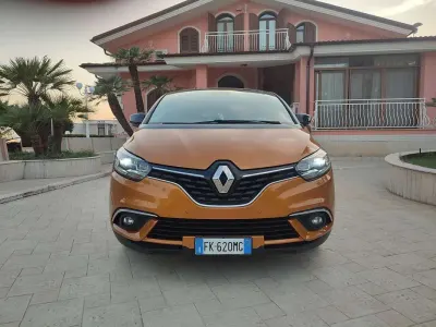 Usata Renault Scénic III LIMITED 110 CV (80 kW) 2017 Bronzo Monovolume