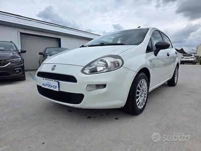 Usata Fiat Punto Lounge 75 CV (55 kW) 2014 Bianco Utilitaria