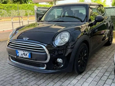 Usata Mini One D 95 CV (69 kW) 2017 Nero Utilitaria