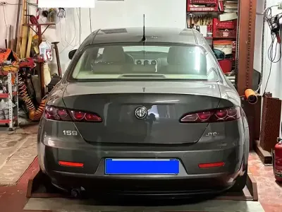 Usata Alfa Romeo 159 Exclusive 150 CV (110 kW) 2006 Grigio Berlina