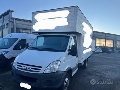Usata Iveco Daily 97 CV (71 kW) 2009 Bianco Cabrio