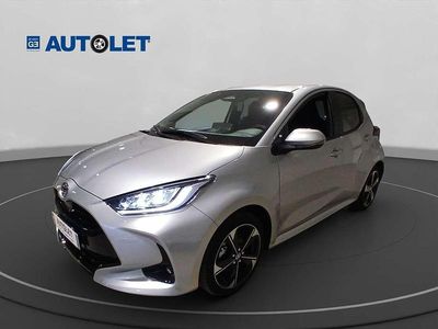 Nuova Toyota Yaris Hybrid Lounge 130 CV (95 kW) 2026 Argento Berlina