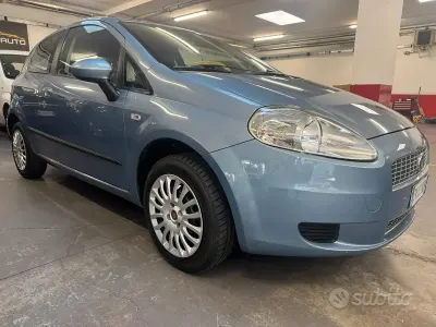 Usata Fiat Grande Punto Active 77 CV (56 kW) 2009 Grigio Utilitaria