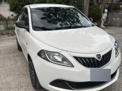 Usata Lancia Ypsilon 69 CV (50 kW) 2021 Utilitaria