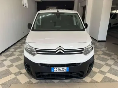 Usata Citroën Berlingo Feel 102 CV (75 kW) 2023 Bianco Monovolume