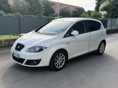 Begagnad Seat Altea Style 105 HK (77 kW) 2011 Minibuss