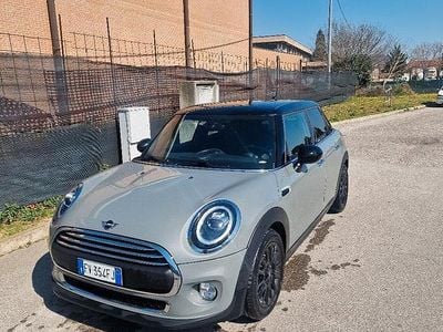 Begagnad Mini One D 136 HK (100 kW) 2019 Grå Halvkombi