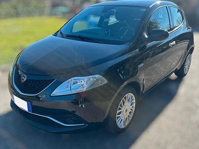 Usata Lancia Ypsilon 95 CV (69 kW) 2018 Nero Utilitaria