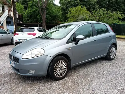 Usata Fiat Grande Punto Dynamic 77 CV (56 kW) 2006 Grigio Utilitaria