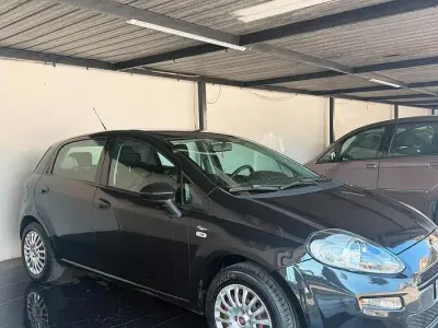 Usata Fiat Punto Street 69 CV (50 kW) 2015 Nero Utilitaria